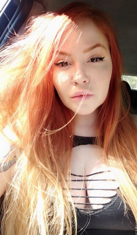 Margaritadirge 裸のポルノスター 写真