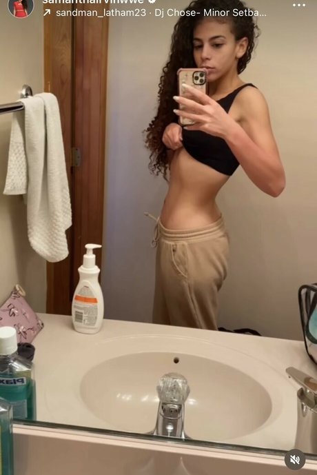 Samantha Irvin ヌードスター 画像