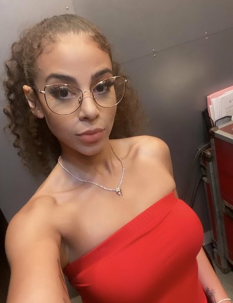 Samantha Irvin 美しいモデル 画像