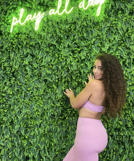 Samantha Irvin HD女優 写真