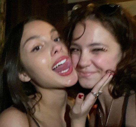 Olivia Rodrigo 美しいモデル 画像