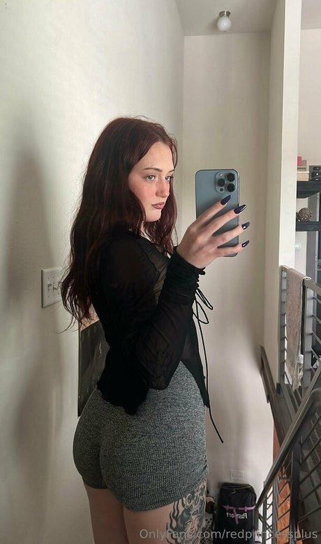 klaire elizabeth ホットなスター 画像