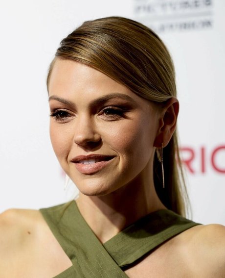 Aimee Richelle Teegarden アートポルノスター 画像