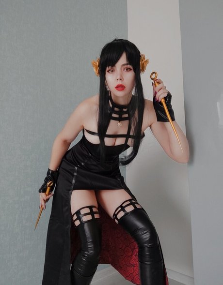 イタリア人熟女OnlyFans セクシー 画像