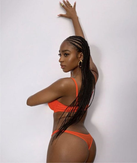 アジアの女の子限定ファン 裸 画像