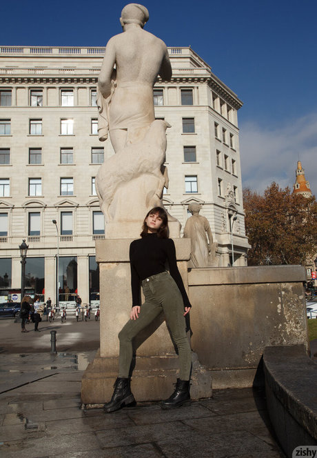 Zishy セクシーなポルノスター 写真