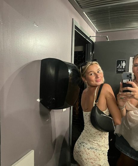 Alexa Meyer 無料モデル ギャラリー