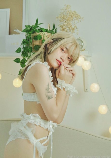 Sab Sangria ポルノモデル ギャラリー