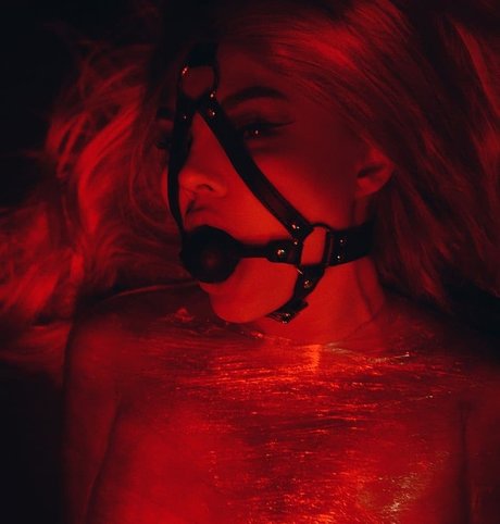 水中オンリーファン 無料 画像