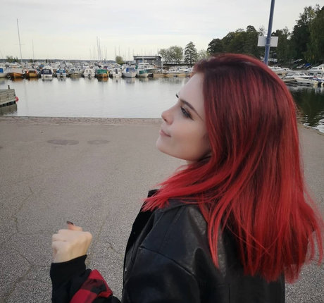 黒檀の小人OnlyFans ポルノ ギャラリー