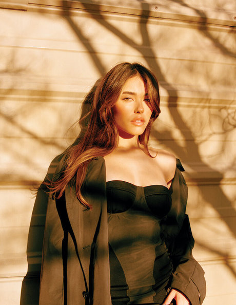 Madison Beer アダルトモデル 画像