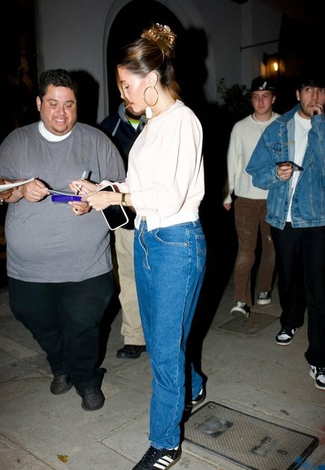 興奮した熟女OnlyFans アートヌード 画像