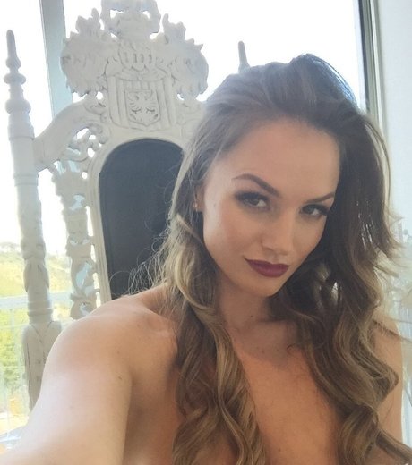 スリムな熟女OnlyFans ホットxxx 画像