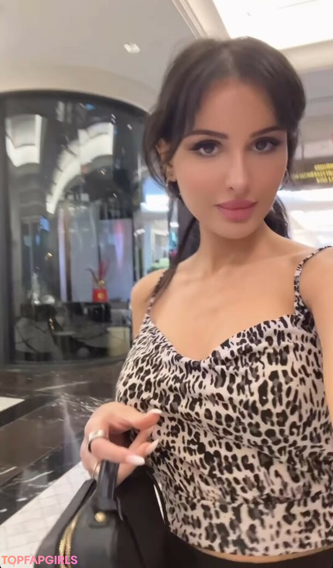 Sssniperwolf 素敵なスター 写真