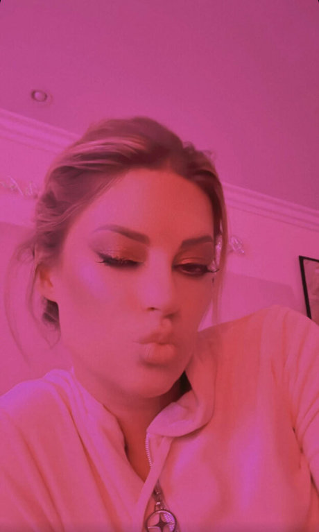 ゲイのラフなOnlyFans 無料 画像