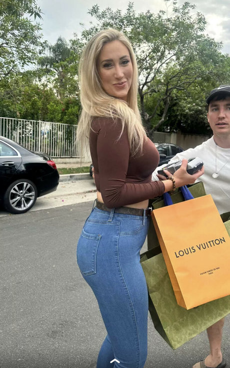 コスプレファックOnlyFans セクシーヌード 写真