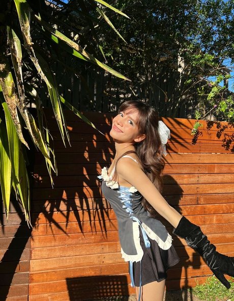 大きな白いチンポ OnlyFans アート裸 ギャラリー