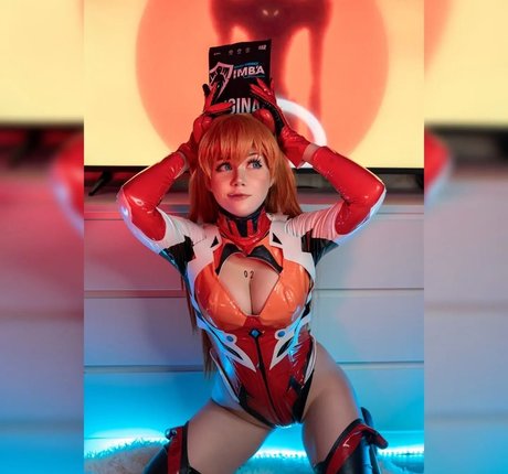 Anastasia Komori アートスター 写真