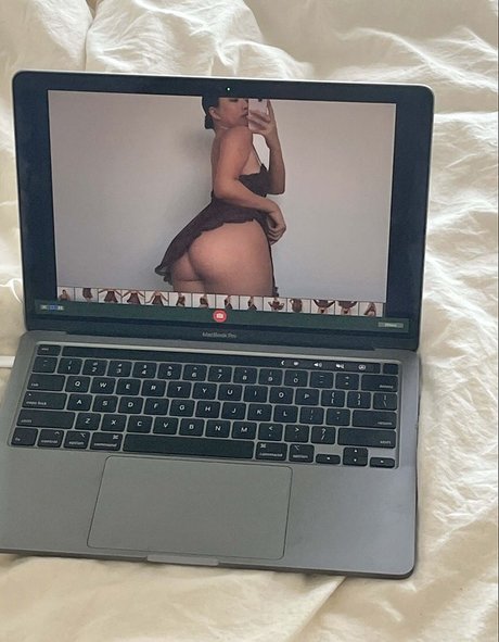 ブロンドオンリーファン セクシーヌード 写真