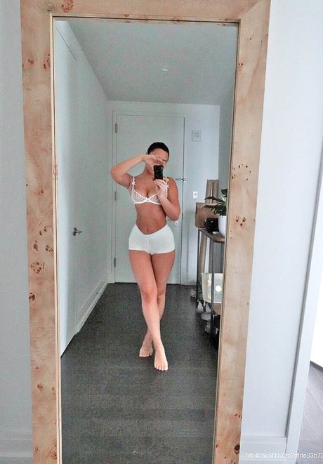 Julia Kelly ポルノモデル 写真