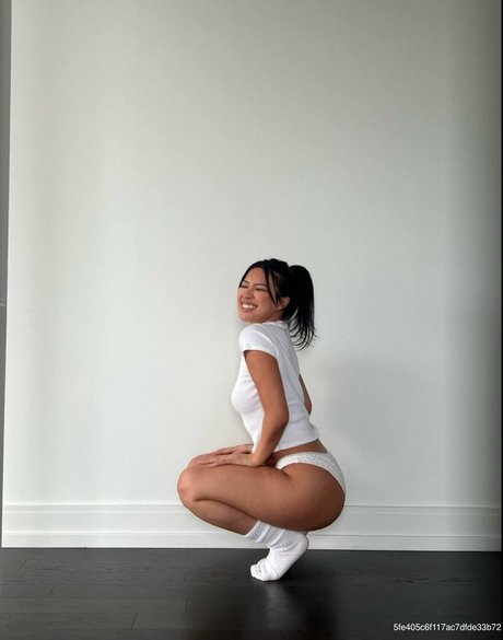 美しい足 OnlyFans 可愛い 画像