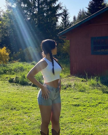 アジア人のタトゥー OnlyFans HD ギャラリー