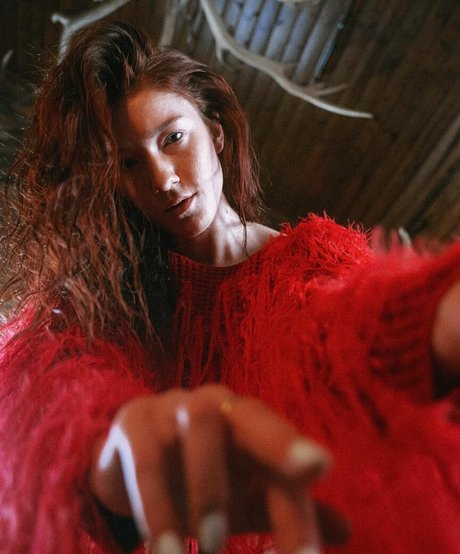 Alanna Jade Taylor 完璧なモデル 写真