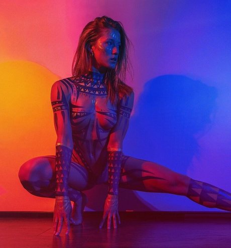 Alanna Jade Taylor 完璧なスター 画像