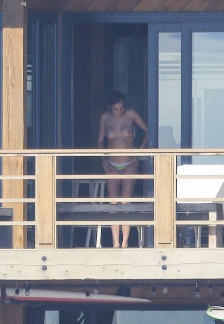 ゲイの若いOnlyFans セクシー 写真