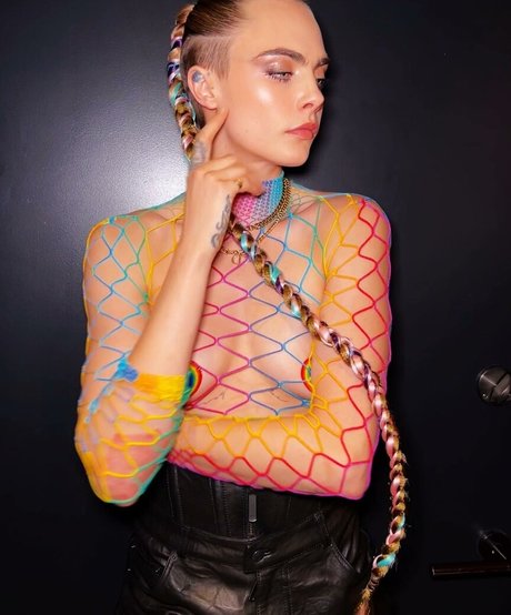 興奮した熟女OnlyFans セクシーヌード 画像