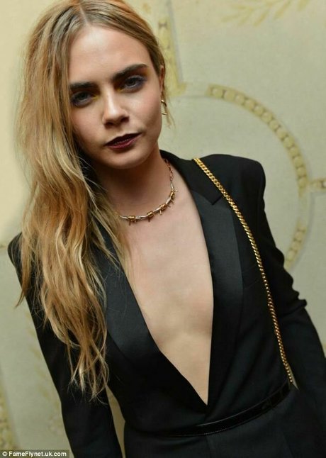Cara Delevingne ポルノスター ホット ギャラリー