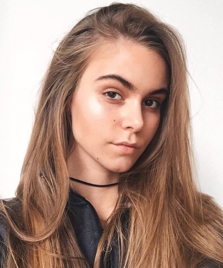 OnlyFansの無料動画 ヌード 写真