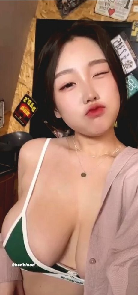 若い熟女OnlyFans 無料 写真