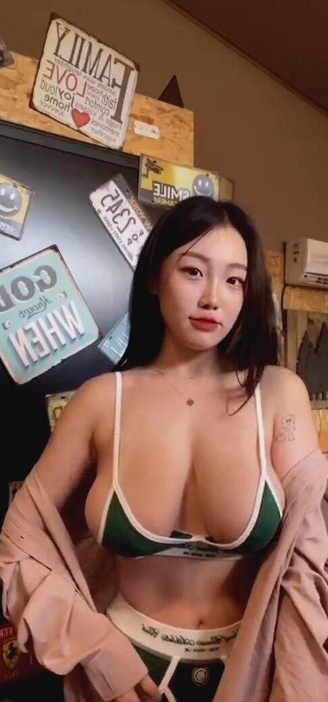 痩せたブロンドのOnlyFans ホット裸 写真