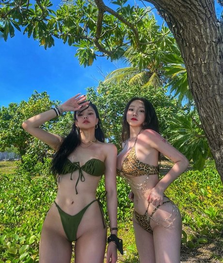 ぽっちゃりブロンドOnlyFans ホット裸 写真