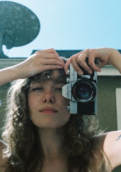 エモオンリーファン セクシーヌード 写真