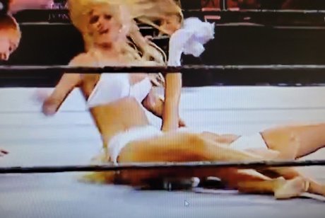 痩せた金髪の熟女OnlyFans アート裸 アーカイブ