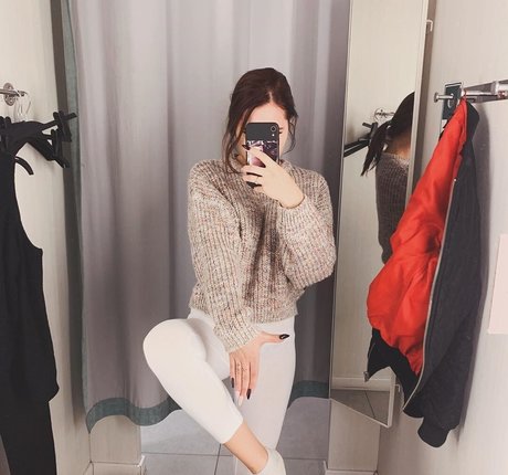 フィンドムオンリーファンズ 無料セックス 写真