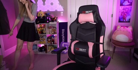 Dizzykitten セックス女優 画像