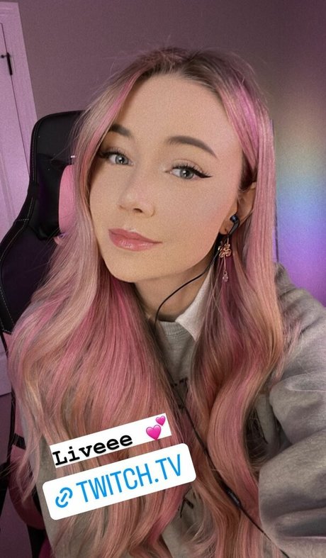 金髪の男性OnlyFans 裸 ギャラリー