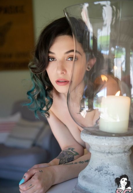 黒檀のシャワー OnlyFans 無料ヌード 写真