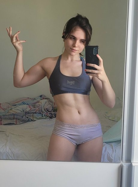 客室乗務員 OnlyFans 美しいポルノ 画像