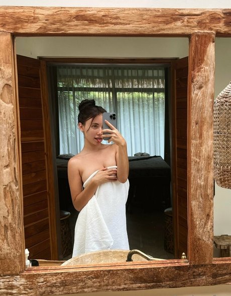 arilaviee free アダルト女優 写真