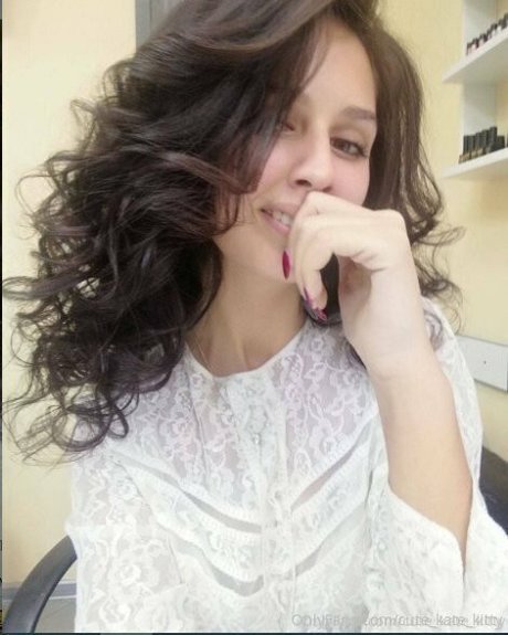 曲線美のティーンズOnlyFans セクシー 写真