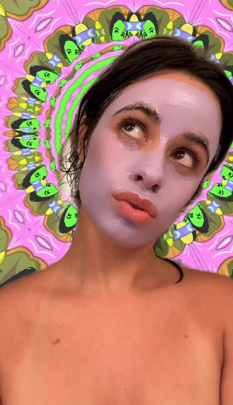 Camila Cabello ポルノスター エロティック 写真