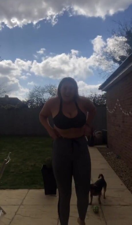 巨根ゲイOnlyFans セクシーヌード 画像