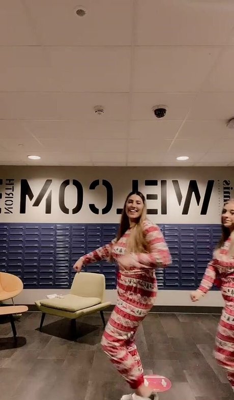 The Blue Dress Girl ポルノスター 無料 画像