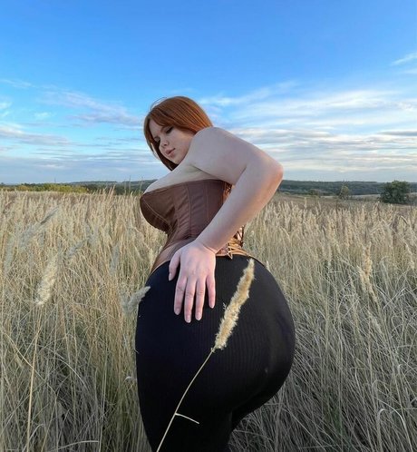 客室乗務員 OnlyFans アダルト 画像