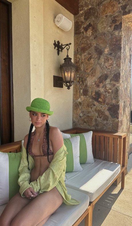 Dixie D Amelio 完璧なポルノスター ギャラリー