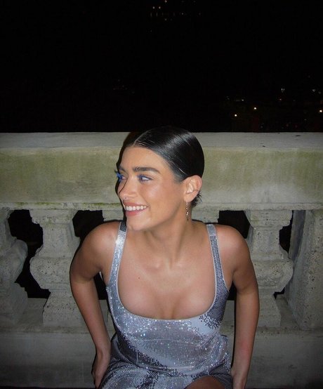 Dixie D Amelio セックスモデル 写真